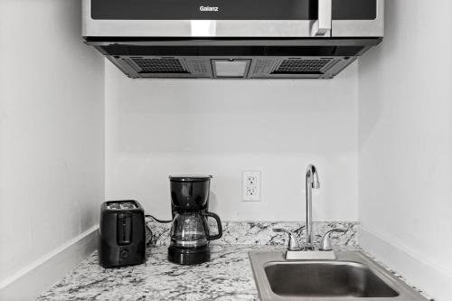 Facilities, The Sunset Inn-South Miami near Texas de Brazil - Miami Dadeland Mall