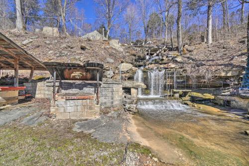 Peaceful Cookeville Cabin on 52 Acres!