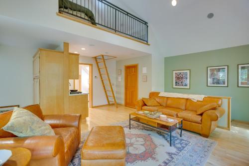 Charming Stockholm Abode in Walkable Location!