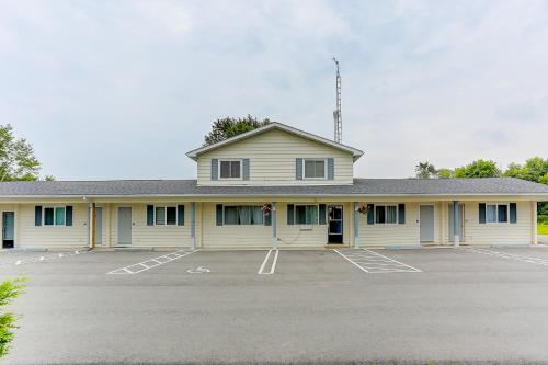 . Stone Fountain Motel