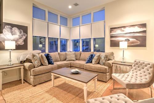 11 Bauhaus Townhome in Asheville, USA