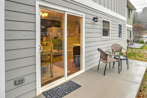 Accessible to Asheville City Center Townhome 2