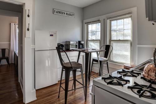 235 East Chestnut in Asheville, USA