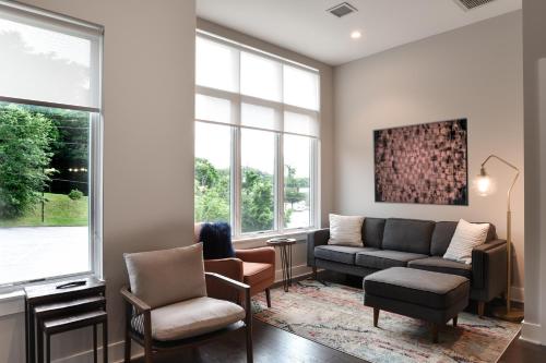 5 Bauhaus Townhome