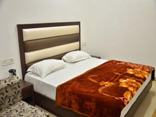 Deluxe Double Room image 2