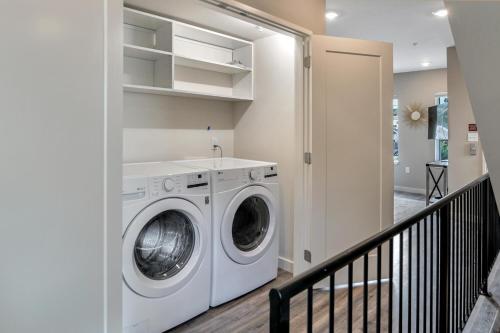 Marvelous South Slope Townhome With Rooftop Terrace Unit 92 in Asheville, USA