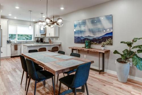 239 South Slope Beauty in Asheville, USA