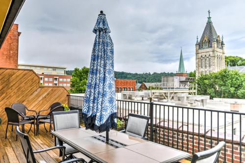 Magnificent S and W Building Condo in Asheville, USA