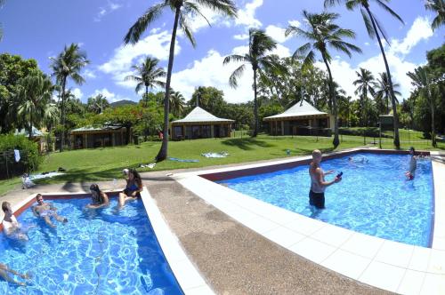 Nomads Airlie Beach Hotel