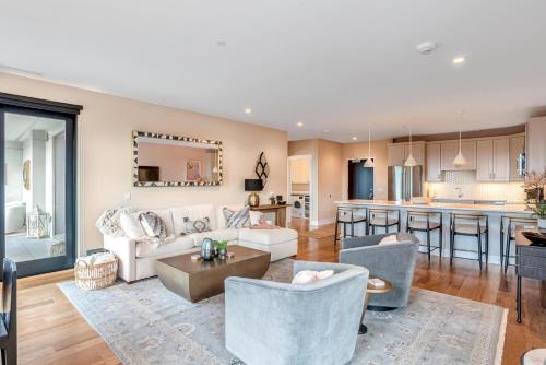 Outstanding Luxury Downtown Condo in Asheville, USA