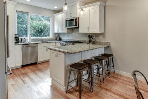 Short Coxe Avenue Townhome 235 in Asheville, USA