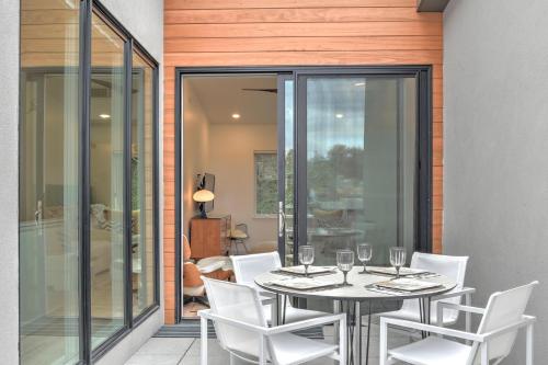 Modern Serenity and Luxurious Finishes in Asheville, USA