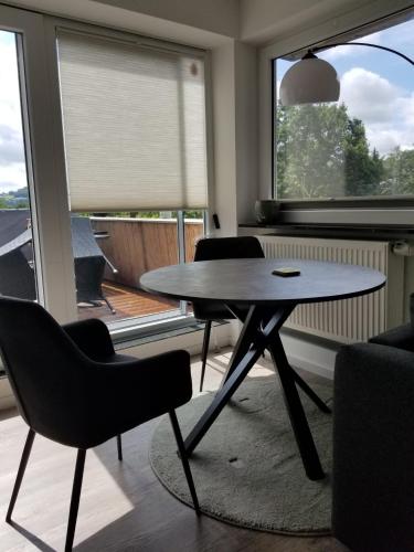 陽台/露台, Ferienwohnung Wiehl Sonnenterrasse in 威爾