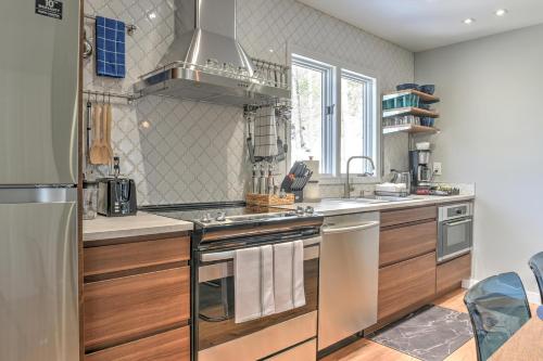 503 Webb Cove Rd in Asheville, USA