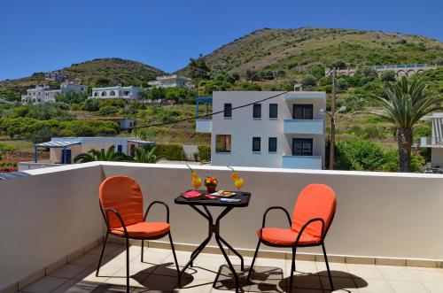 Emporios Bay Hotel Emporios Bay Hotel is a popular choice amongst travelers in Chios, whether exploring or just passing through. Both business travelers and tourists can enjoy the hotels facilities and services. To be 