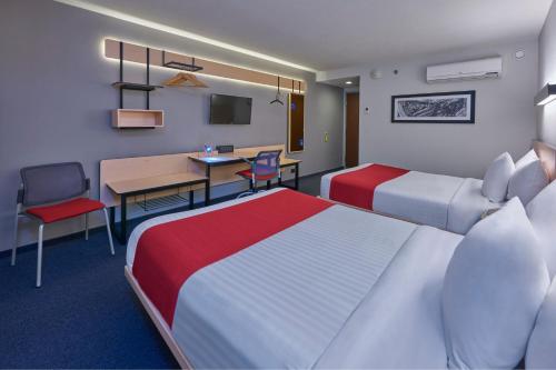 Guestroom, City Express by Marriott CDMX Plaza Central in Iztapalapa-Wholesale Markets