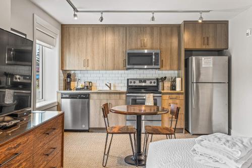 Basecamp Lodge Canmore - image 3