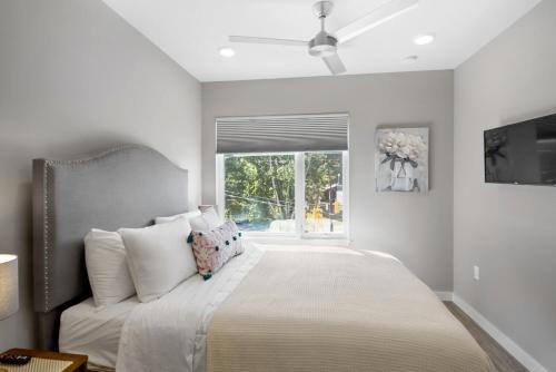 South Slope Townhome with Private Elevator Unit 102 in Asheville, USA