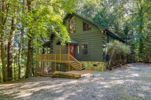 Luxe Fightingtown Creek Cabin 2 King Suites and Spa in Epworth, USA