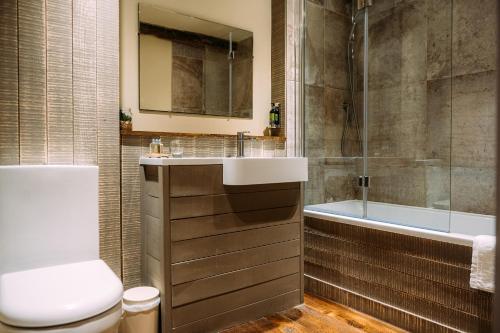 The Assheton Arms The Assheton Arms