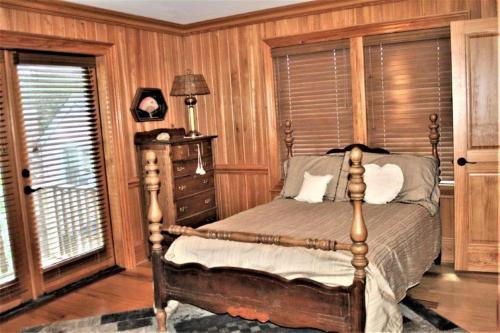 Waterfront 3 Bdrm in Georgetowns Historic District in Georgetown, USA