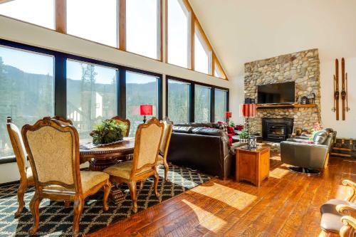Roomy Alma Cabin with Pool Table Ski, Hike, and Fish! in Alma, USA
