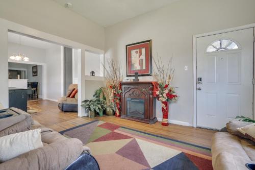 Charming San Antonio Home 5 Mi to Downtown! in San Antonio, USA