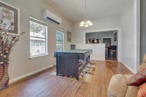 Charming San Antonio Home 5 Mi to Downtown! in San Antonio, USA