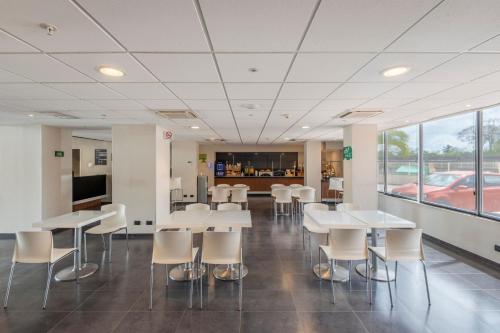 Food and beverages, City Express by Marriott Paraiso in Puerto Ceiba