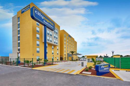 City Express by Marriott Celaya Galerias in Celaya, Mexico