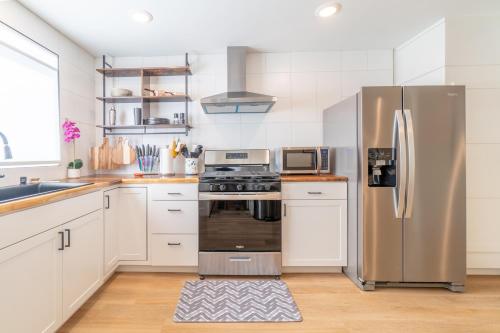 Urban Haven in Reno: Charming Studio Retreat, Рино