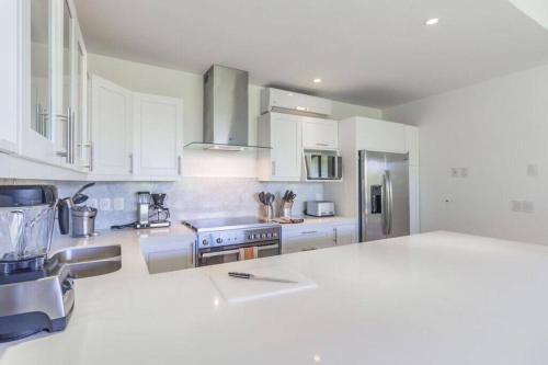 Luxury Modern Punta Mita Condo 3 bdrm, sleeps 8 with Golf access in Villela
