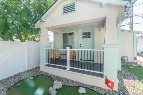 Reno Oasis: Stylish 1-Bedroom Escape - image 14