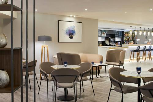 Courtyard by Marriott London Heathrow Airport