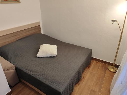 Apartments with a parking space Pula - 10429 - image 3