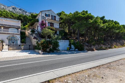 Apartments with a parking space Marusici, Omis - 21608