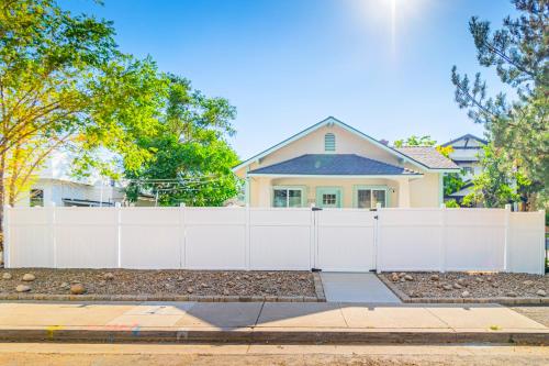 Reno Oasis: Stylish 1-Bedroom Escape - image 5