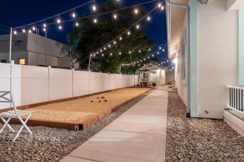 Reno Oasis: Stylish 1-Bedroom Escape - image 11