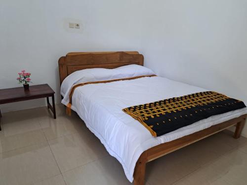 1 double bed, 1 twin bed