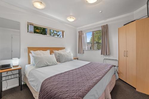 Two-Bedroom Apartment image 3