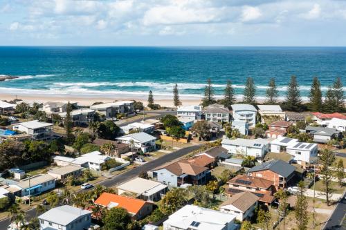 The Blue House On Pippi -LJHooker Yamba