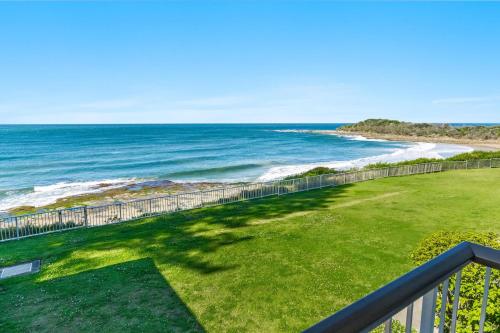Apartment with Sea View image 5