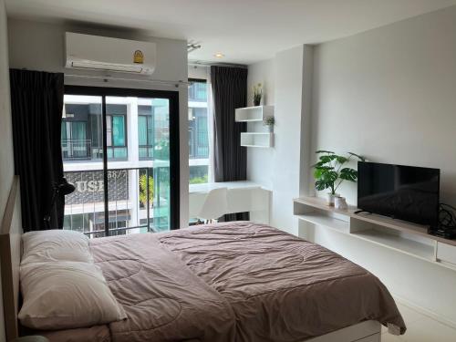 2 mins walk to BTS Bang Chak, Bangkok