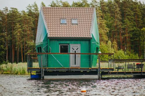 Viesnīcas āriene, Floating guest house Musters in Ranka