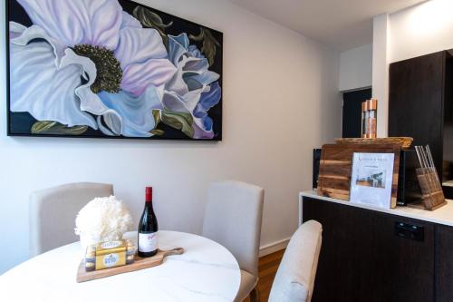 Eggie's Nest - Luxury Inner City Apartment - image 12