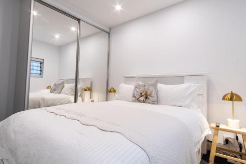 Eggie's Nest - Luxury Apartment - image 9