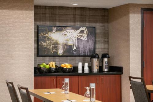 Courtyard by Marriott Las Vegas Convention Center - image 12