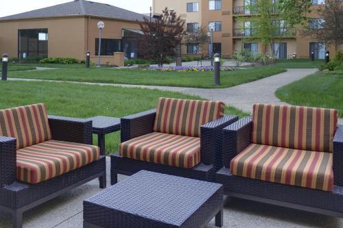 Courtyard by Marriott Indianapolis Airport