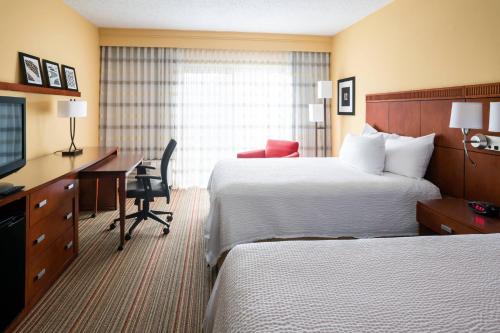 Courtyard by Marriott Indianapolis Airport