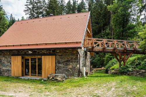 Stodola Ve Žlebě (Stodola Ve Zlebe) in Slatinice